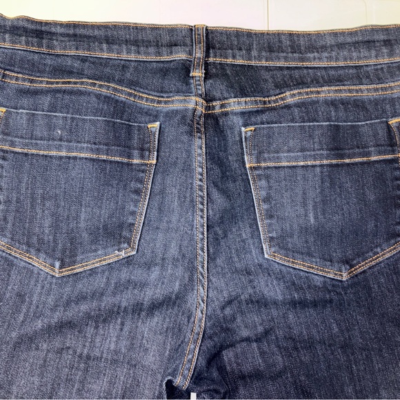 Old Navy Sweetheart Blue Jeans - Picture 5 of 6